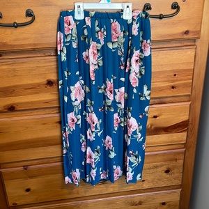 Beautiful floral pleated midi skirt